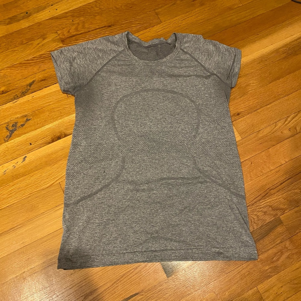lulu lemon size 12 swiftley tech 2.0 short sleeve in slate/white